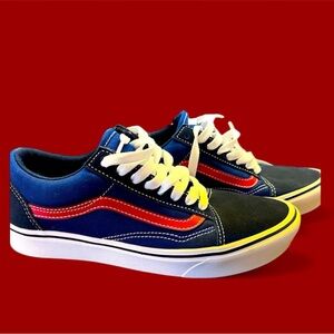 Vans‎